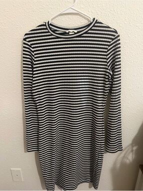 Stripe White Hm Long Sleeve Dress for Sale up to 90% Off: Poshmark Stripe White Hm Long Sleeve Dress for Sale up to 90% Off: Poshmark